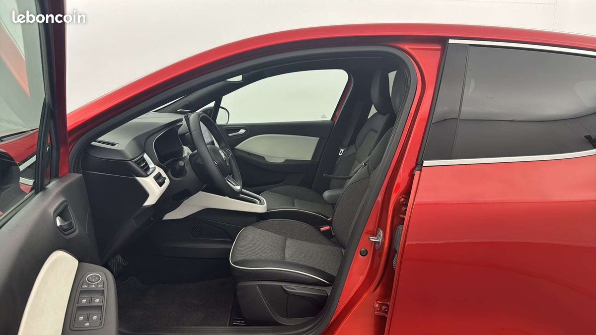 Renault clio e tech full hybrid 145 techno (image 24)