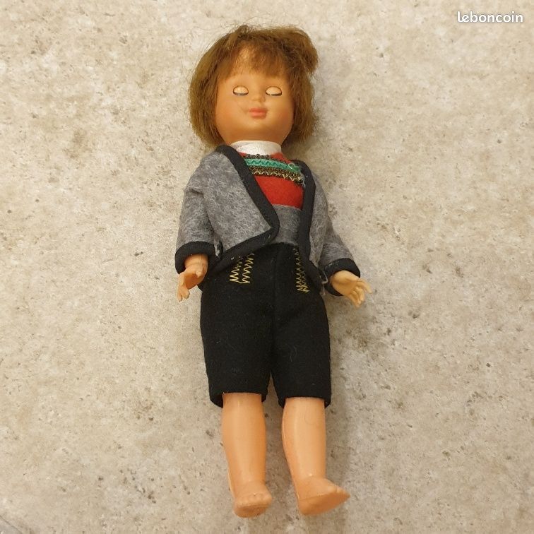 ANCIENNE POUPEE ANNEES 1940/50 COMPOSITION YEUX DORMEURS boite à voix CAPRICE EUR 45,00 - FR