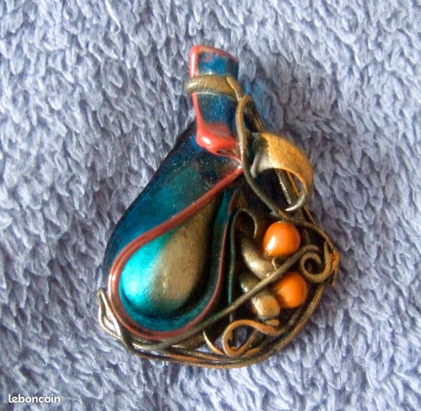 Broche fantaisie artisanale. Neuve (image 1)