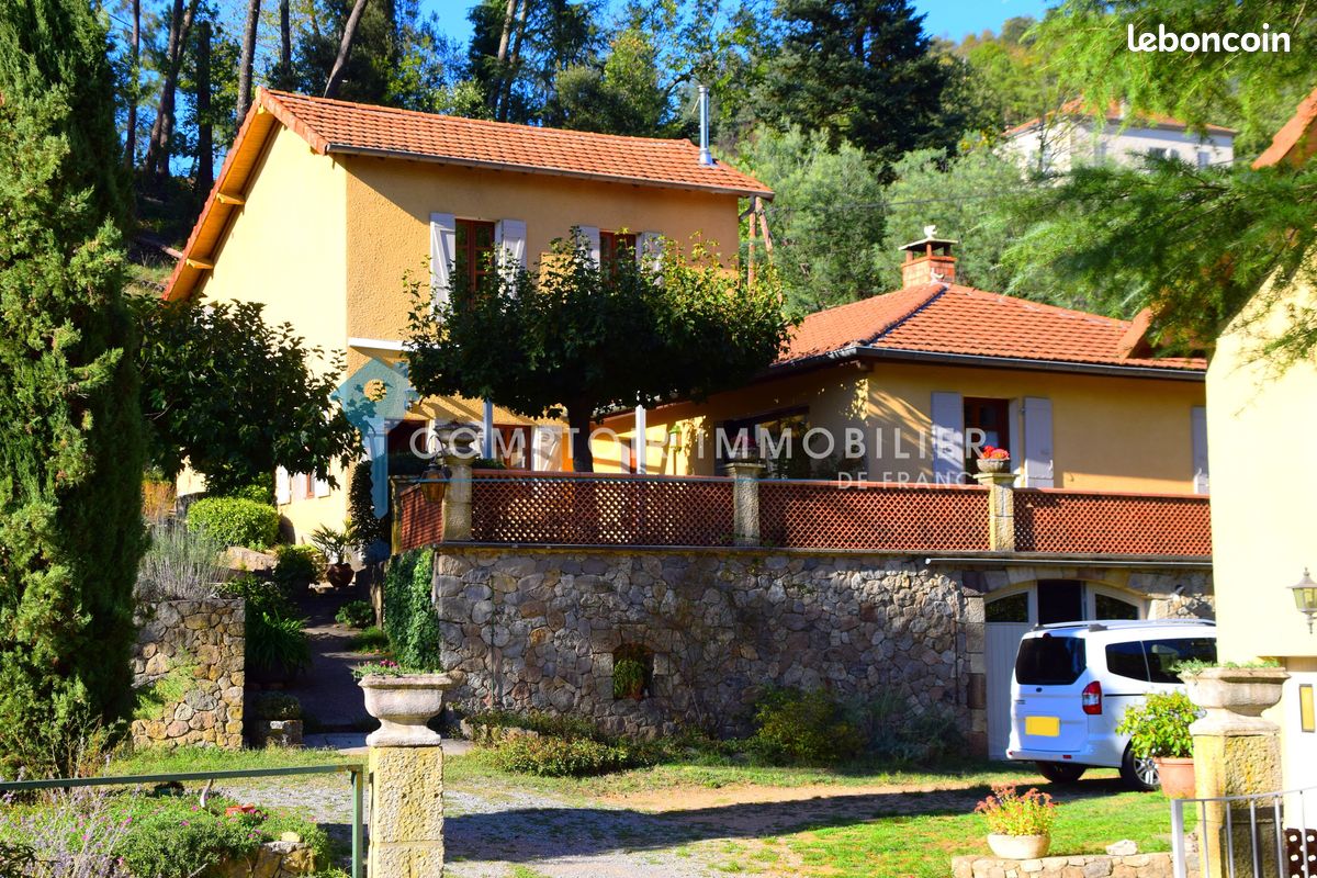 Maison 9 pièces 155 m² · à Vals-les-Bains · 155 m² · 298 000 €
