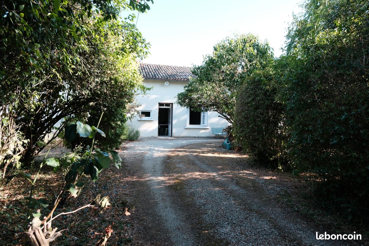 Maison 5 pièces 165 m² · à Melle · 165 m² · 100 000 €