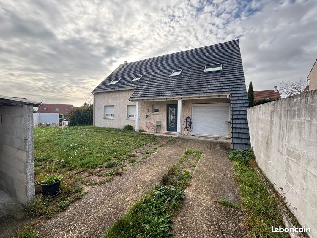 Maison 8 pièces 193 m² · à Chanteloup-les-Vignes · 193 m² · 2 300 €/mois
