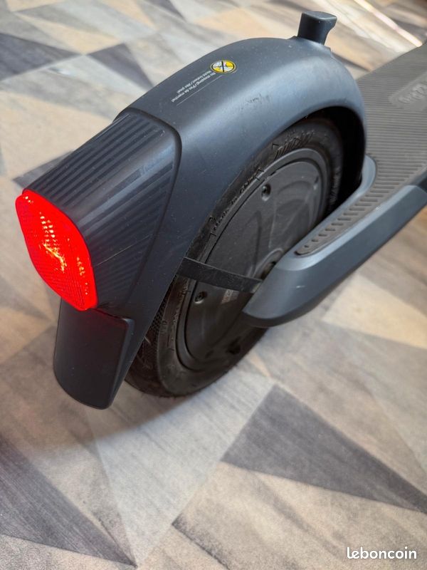 Trottinette électrique Ninebot KickScooter E2 Pro E – État neuf sous garantie (Facture) (image 4)