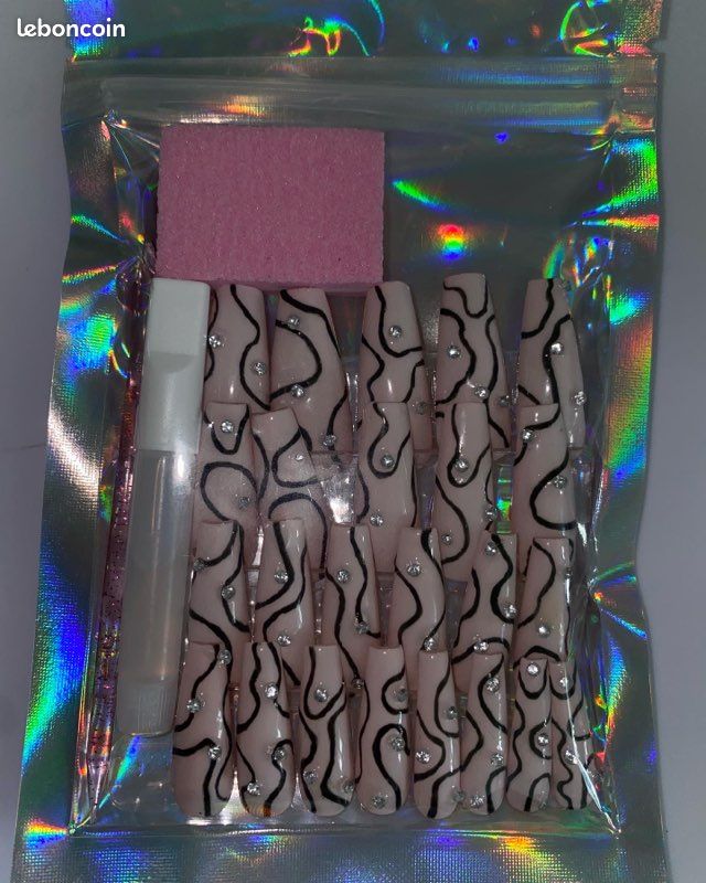 PressOnNails. Faux ongles (image 1)