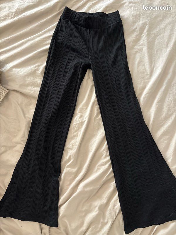 Pantalon fluide noir « Bershka » (image 1)