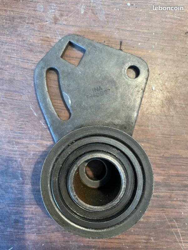 Poulie tendeur distribution Defender Land Rover (image 1)