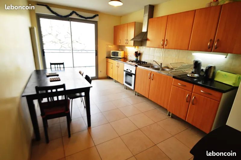 Appartement 6 pièces 130 m² · à Villeurbanne · 130 m² · 595 €