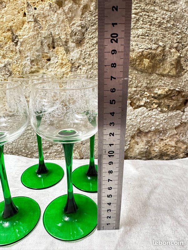 Ensemble de 4 verres à vin rétro vert vif - Canada