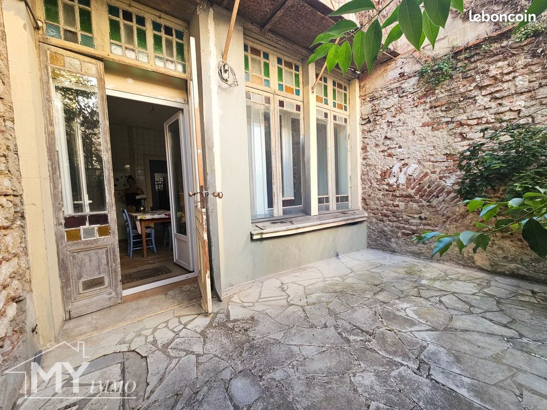 Maison 7 pièces 170 m² · à Sainte-Foy-la-Grande · 170 m² · 79 000 €