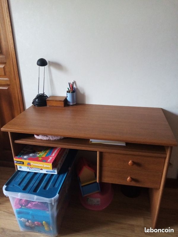 Vend bureau état impeccable et lampe à venir chercher sur place (image 1)