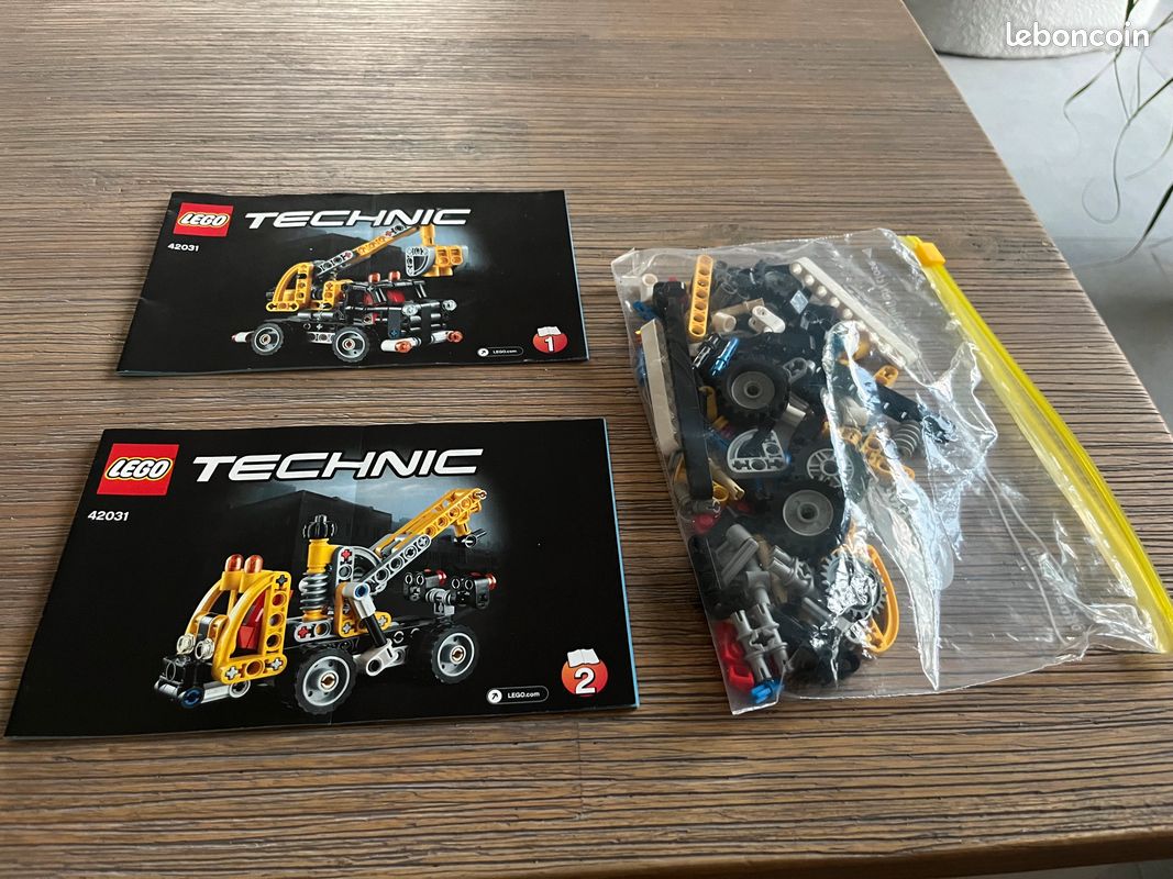 LEGO TECHNIC 42031 - Modèle 2 en 1 - Jeux & Jouets