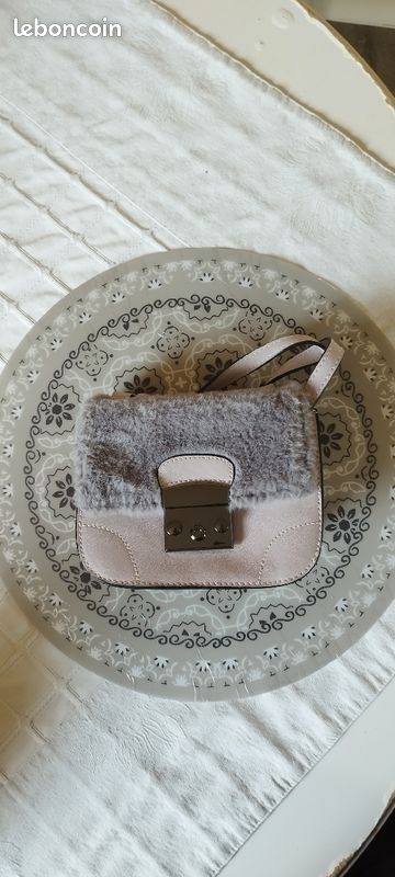 Petit prix sac à main couleur lavande avec fausse fourrure (image 7)