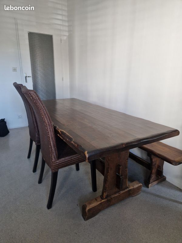 Table et chaise (image 1)