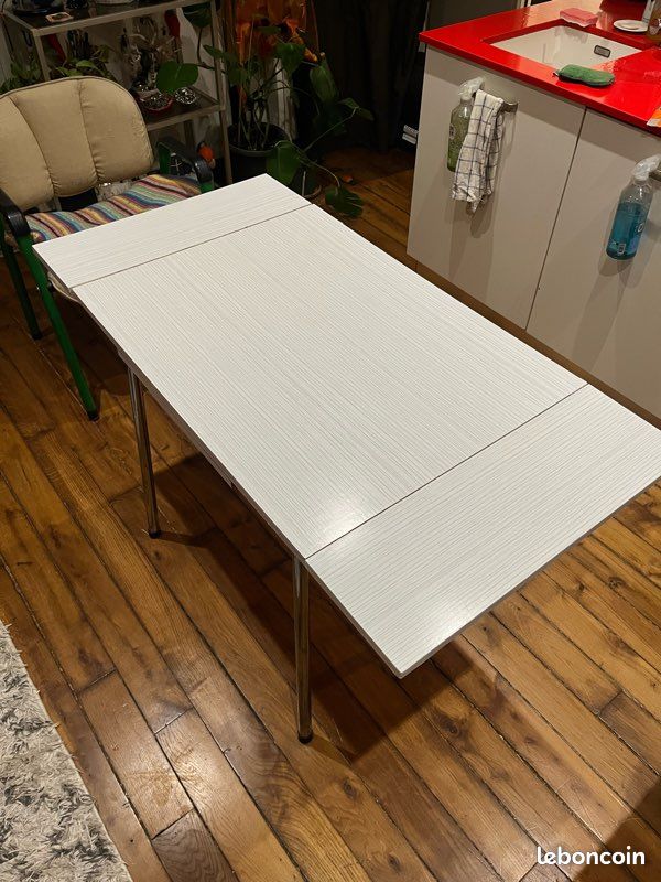 Table En Formica Peinture CM 7O Jambes Métal Refermable