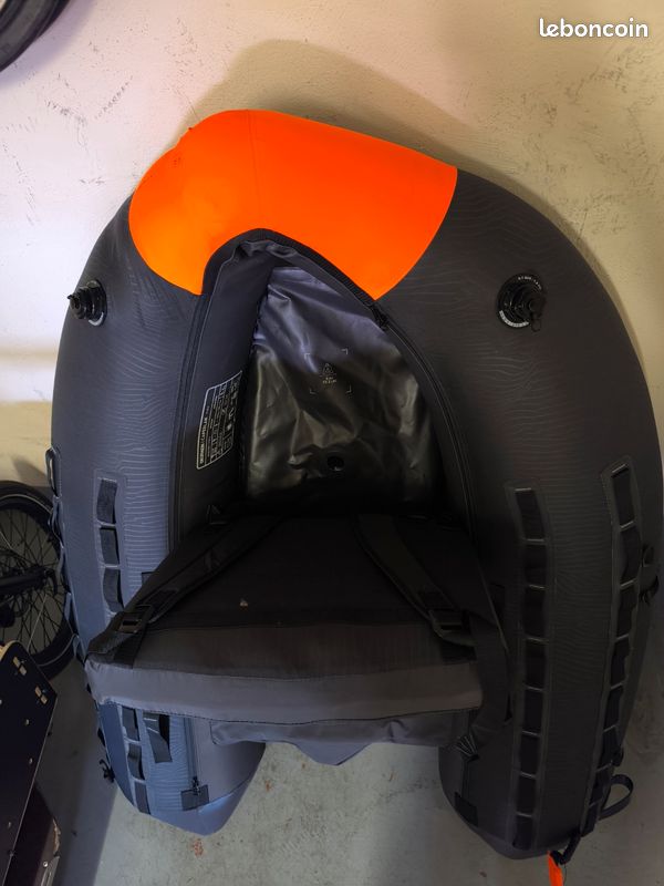 Float tube pêche
carnassiers FLTB 5 V2
Motorisable Gris / Orange (image 1)