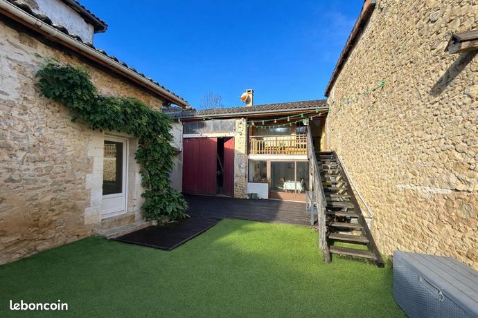 Maison 8 pièces 257 m²