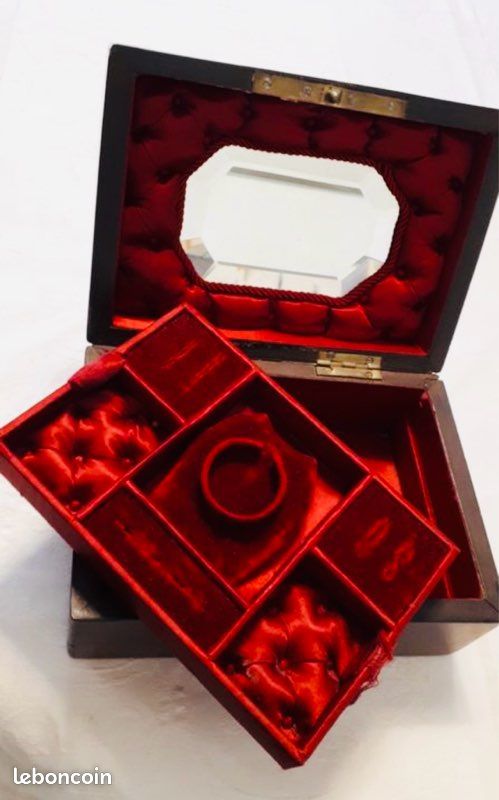 COFFRET À BIJOUX ÉPOQUE NAPOLEON III EN MARQUETERIE Marron Bois