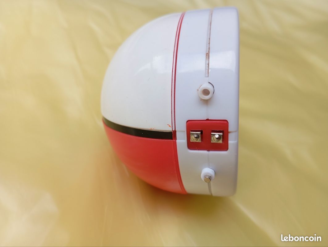 Cyber Pokeball originale de marque Bandai datant de 2004 (image 3)