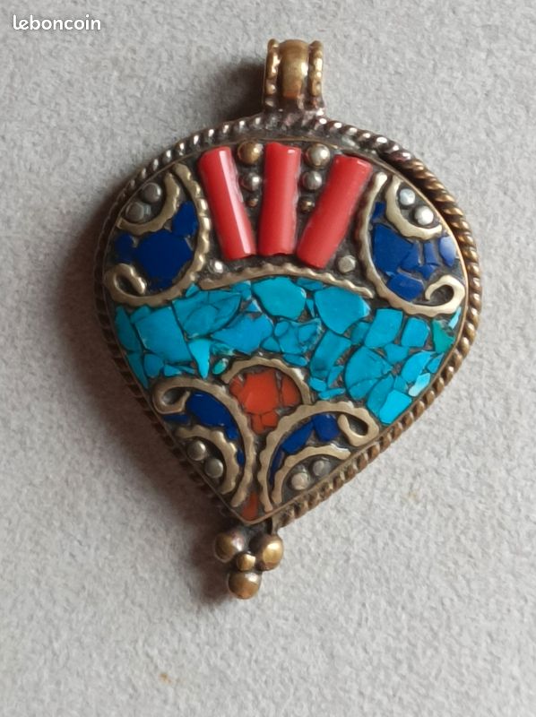Pendentif corail et turquoises (image 1)