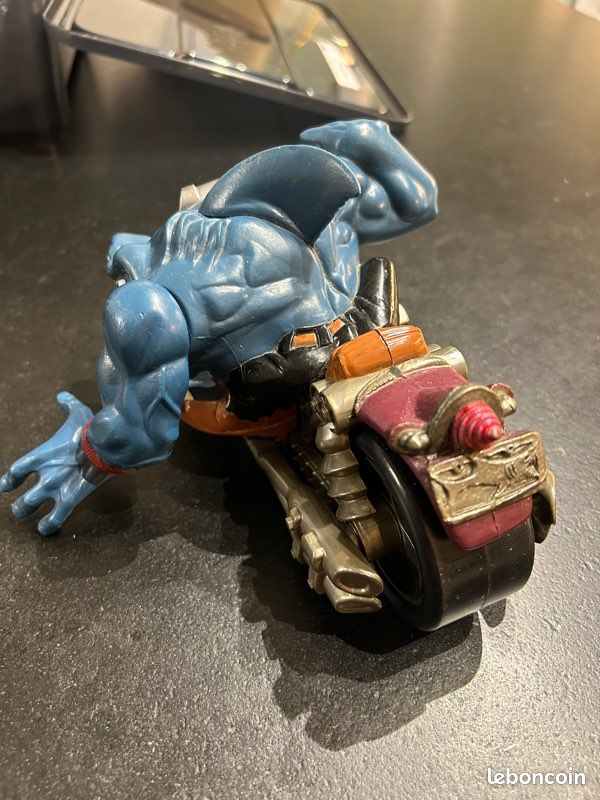 Figurine Street Shark Vintage - Collection - Occasion