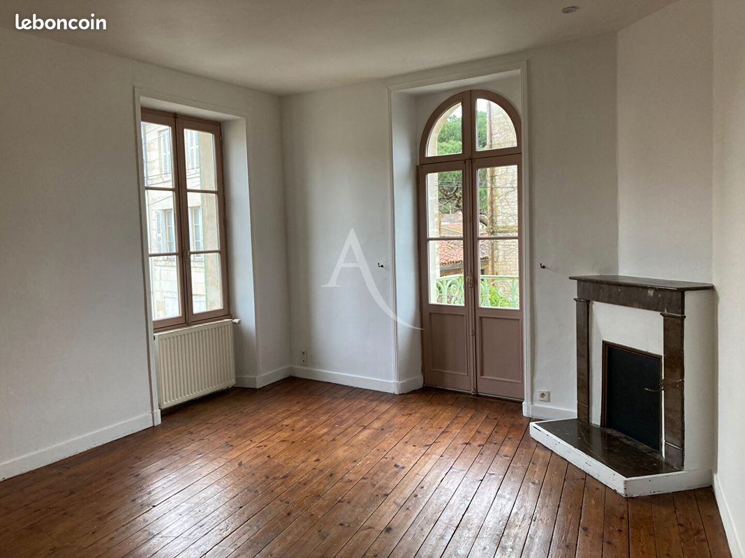 Appartement 2 pièces 41 m² · à Fontenay-le-Comte · 41 m² · 560 €
