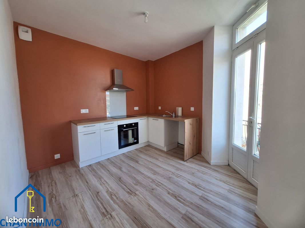 Appartement 4 pièces 69 m² · à Saint-Jean-d'Hermine · 69 m² · 650 €