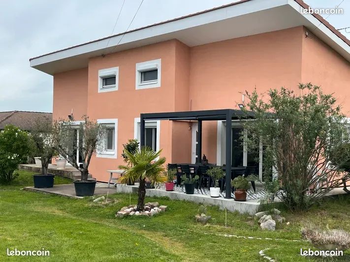 Maison 7 pièces 148 m² · à Saint-Romain-le-Puy · 148 m² · 360 000 €
