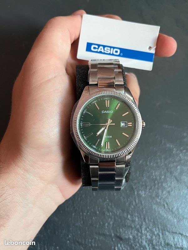 Casio MTP green dial (image 3)