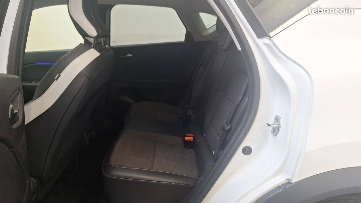 Renault captur tce 140 21 intens (image 12)