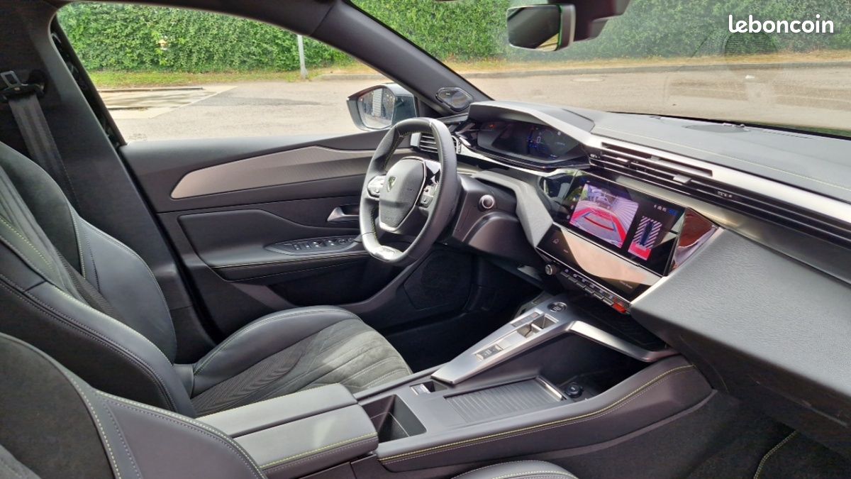 Peugeot 308 PHEV 225 E-EAT8 GT (image 7)