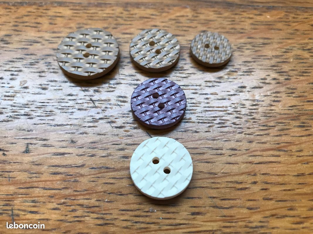 Lot De 10 Boutons Vintage Beige - Diamètres 1,3 Cm Et 1,5 Cm, Référence 2942