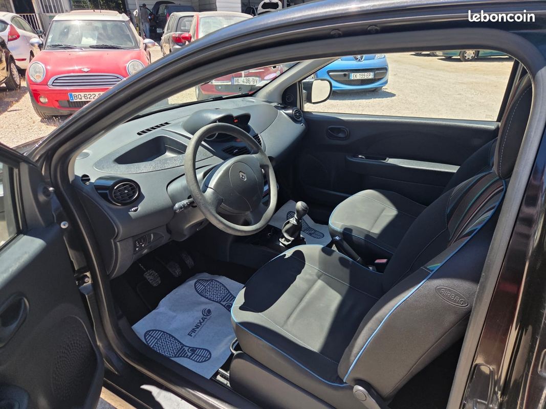RENAULT TWINGO II 1.2 LEV 16v 75 eco2 Dynamique (image 8)