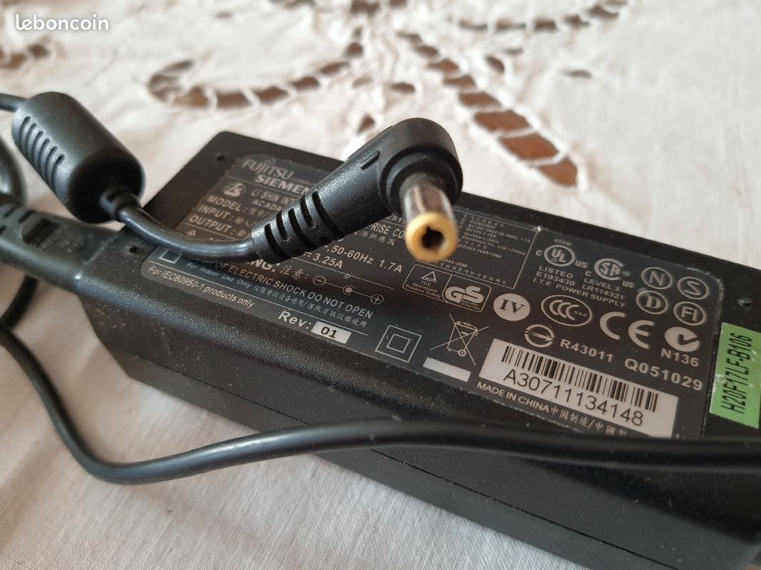 Adaptateur secteur connexion (image 2)
