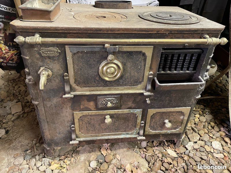 Ancien fourneau, cuisinière (image 1)