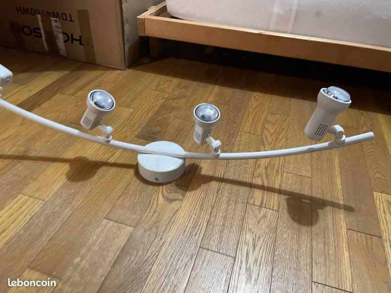 Plafonnier 4 spots orientables (image 2)