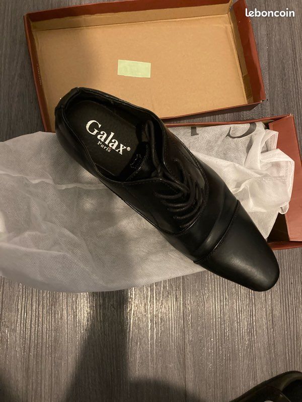 Chaussure de costume (image 1)