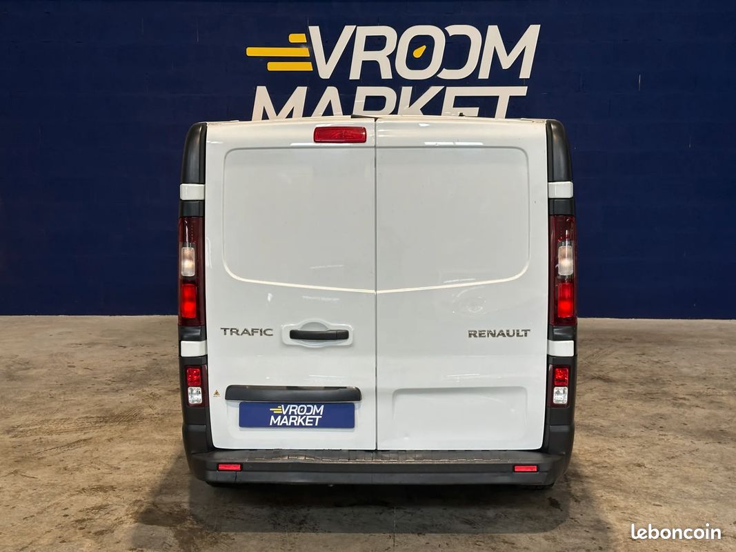 RENAULT Trafic Fg 1.6 D 125ch Grand Confort - 2018 - Bluetooth - Régulateur - Vitres surteintées (image 8)