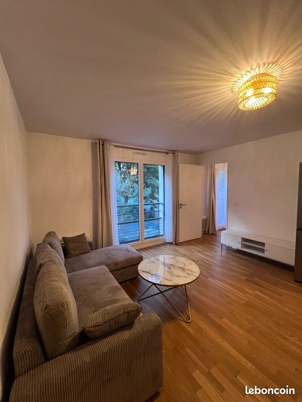 Appartement 2 pièces 43 m² · à Suresnes · 43 m² · 1 500 €/mois