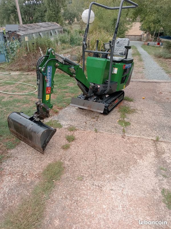 Mini pelle 800kg (image 3)