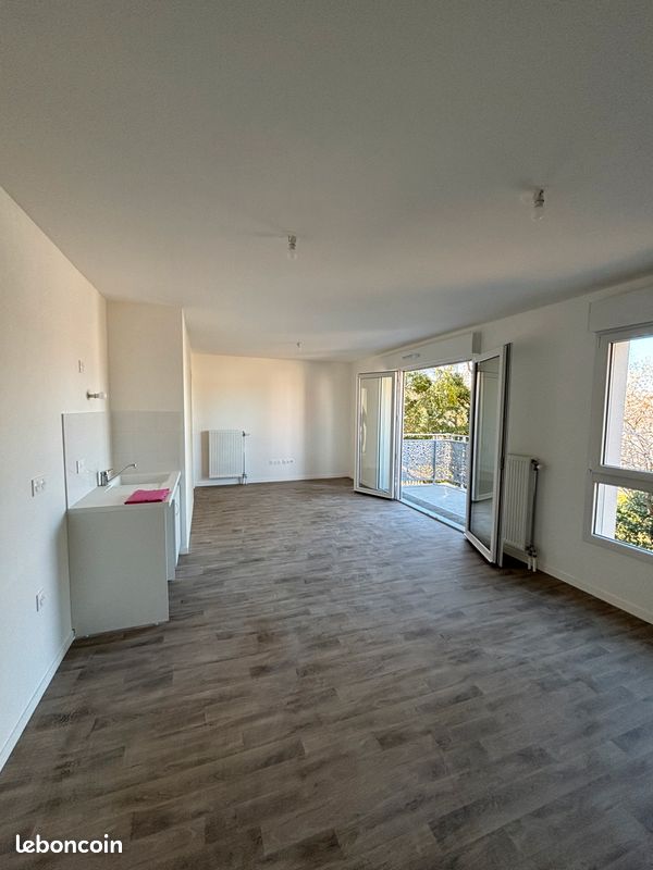 Appartement 2 pièces 50 m² · à Saint-Aubin-lès-Elbeuf · 50 m² · 680 €