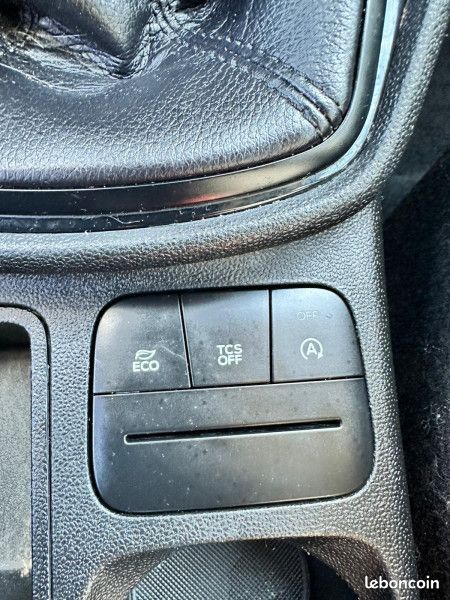 Ford FIESTA 1.5 TDCI 85CH CONNECT BUSINESS 5P (image 29)