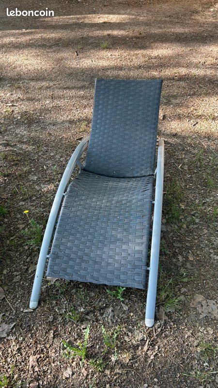 Chaises longues grises (image 2)