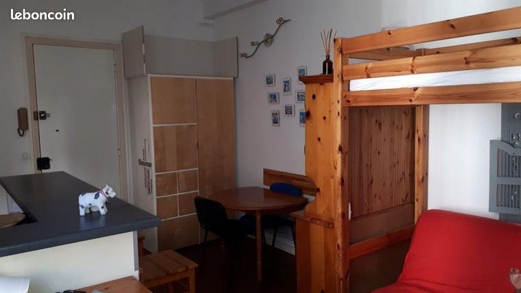 Studio 1 pièce 24 m² — 2