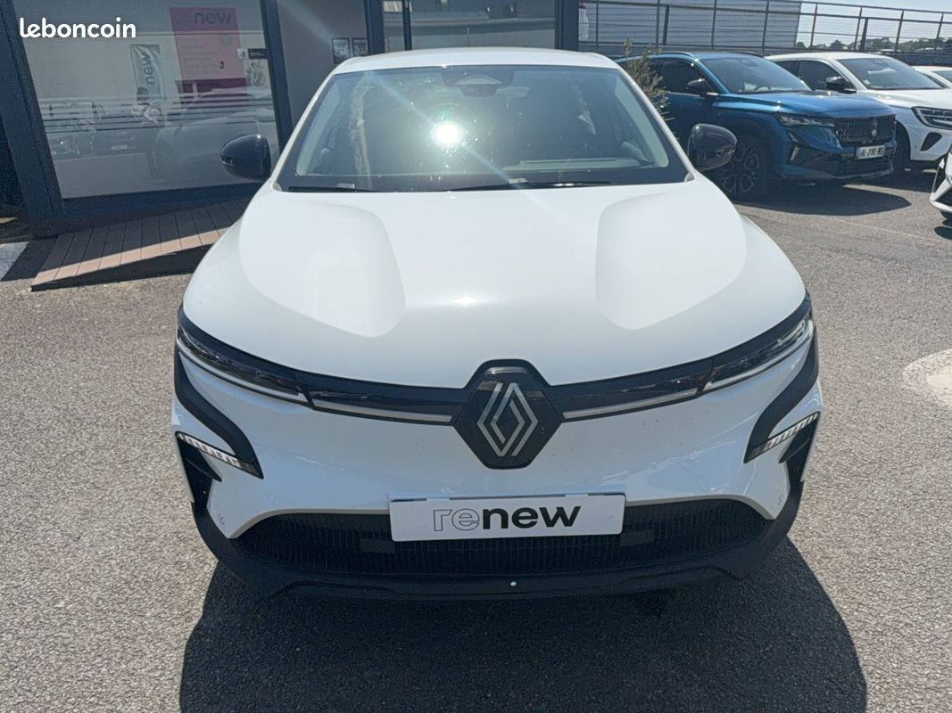 RENAULT Megane E-Tech EV60 130ch optimum charge Evolution ER (image 8)