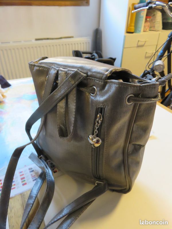 Sac à mains gris argenté avec petits coeurs (image 5)