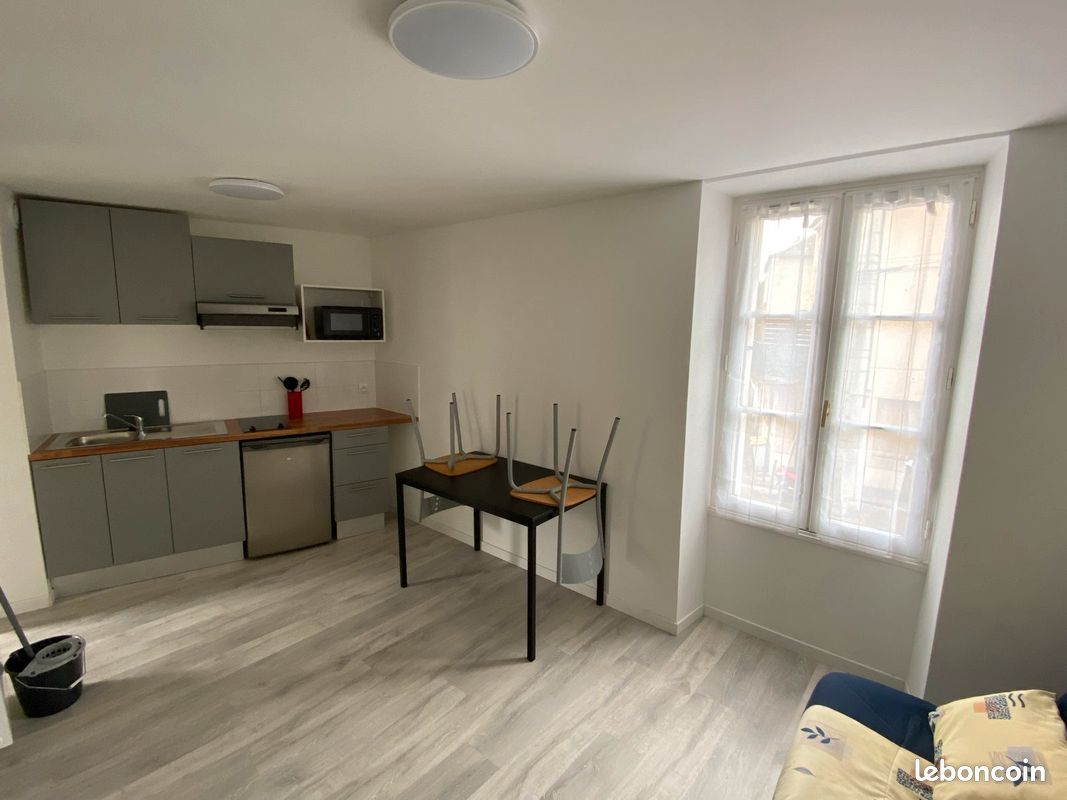 Studio meublé 17m2 Poitiers - Poitiers 86000 (image principale 1)