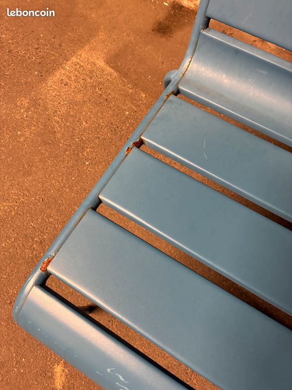 Chaise bleue (image 5)