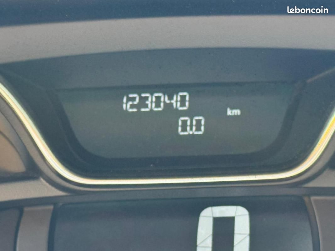 Renault Captur dCi 90 Energy Zen (image 6)