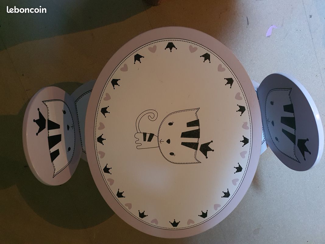 Table + 2 chaises enfants (image 1)