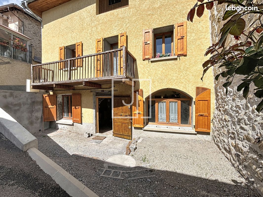 Maison 4 pièces 110 m² · à Jausiers · 110 m² · 197 000 €
